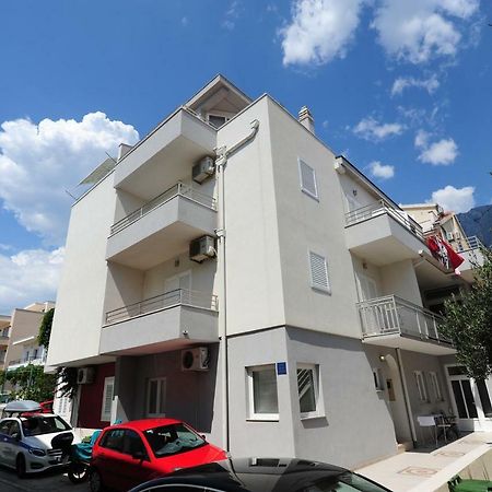 Apartments Knezevic Макарська Екстер'єр фото
