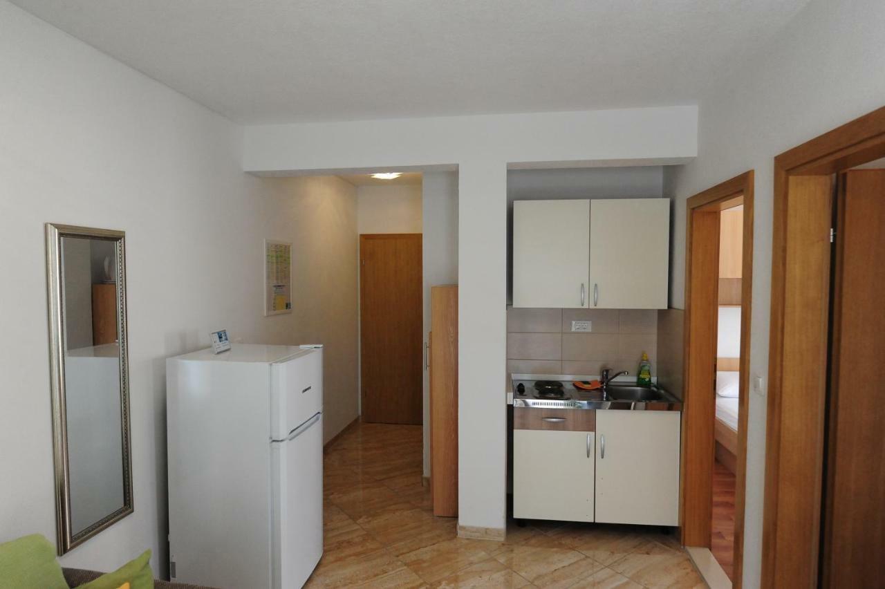Apartments Knezevic Макарська Екстер'єр фото